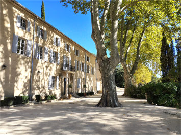 Gite de groupe Le Château de l'Olivète