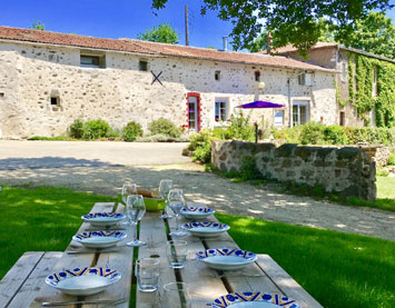 Gite de groupe Le Logis du Château de la Flocellière