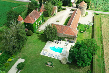 Gite de groupe Les Granges du Château de Ribourdin
