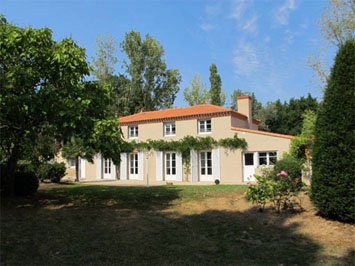 Gite de groupe Gîte du Jardin Cleray