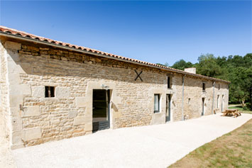 Gite de groupe La Longère - Dom. du Château des Loups