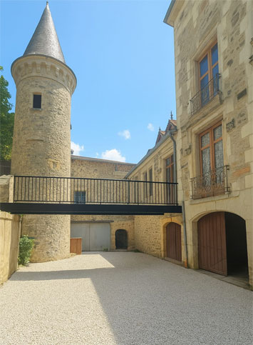 Gite de groupe Château Louis XI - Le Logis Royal