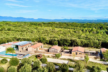 Gite de groupe Nuiki Lodges