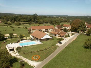 Gite de groupe Village de Gîtes La Peyrière