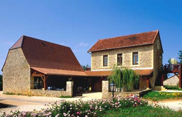 Gite de groupe Village de Gîtes La Peyrière