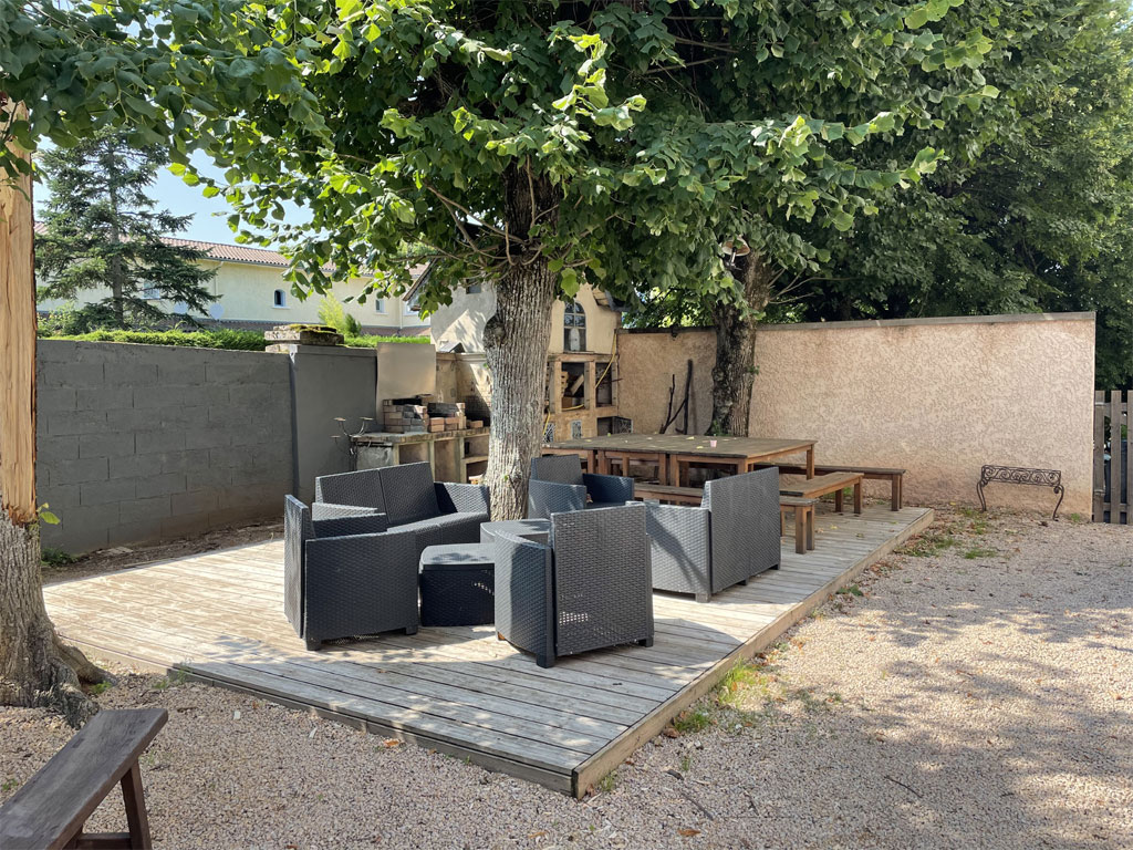 gite du château du breuil gite de groupe rhône 25 couchages